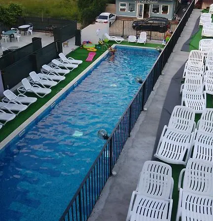 Gasthof Pensiunea La Castel - Piscina Incalzita