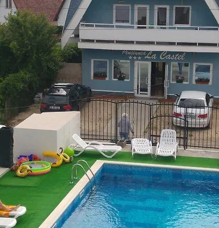 Gasthof Pensiunea La Castel - Piscina Incalzita