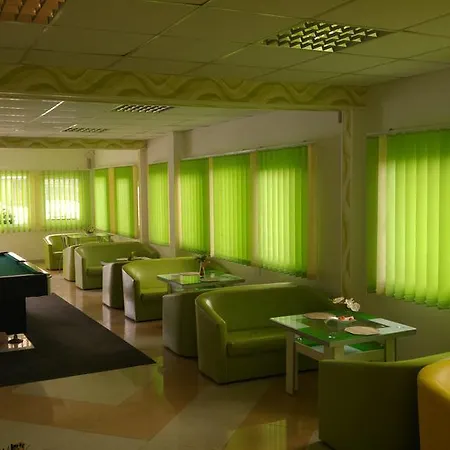 Pensiunea La Castel - Piscina Incalzita Gasthof 3*