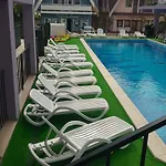 Pensiunea La Castel - Piscina Incalzita