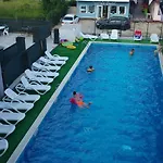 Pensiunea La Castel - Piscina Incalzita 3* Costinesti