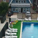Pensiunea La Castel - Piscina Incalzita