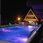 Pensiunea La Castel - Piscina Incalzita 3*