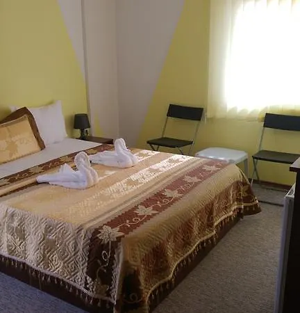 Pensiune Pensiunea La Castel - Piscina Incalzita 3*