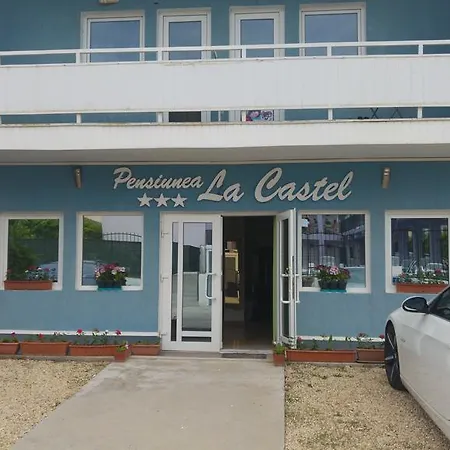 Pensiunea La Castel - Piscina Incalzita Guest house 3*