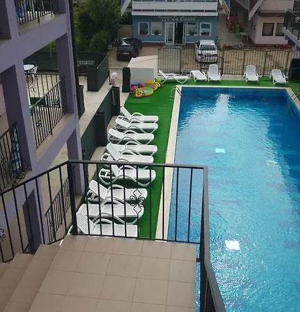 Pensiunea La Castel - Piscina Incalzita