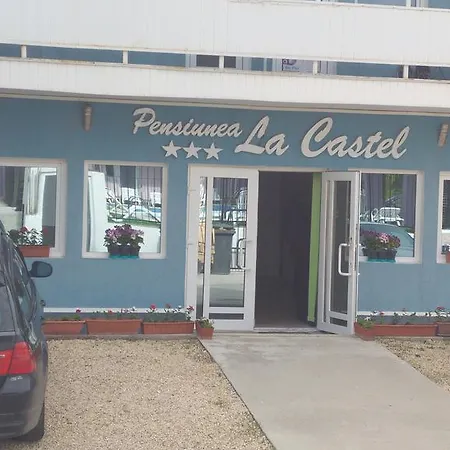 Pensiunea La Castel - Piscina Incalzita 3*
