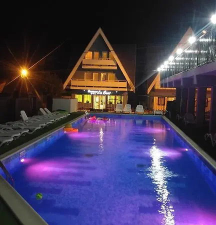 Pensiunea La Castel - Piscina Incalzita Pensiune 3*